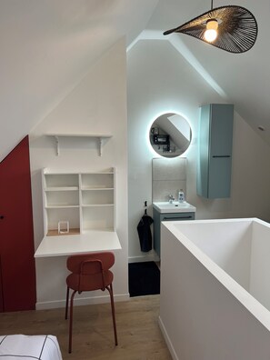 1 soverom, skrivebord, wi-fi og sengetøy