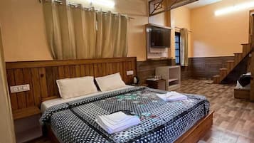 Family Quadruple Room, Mountain View | Free WiFi