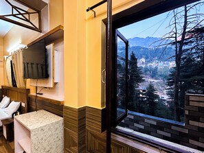 Family Quadruple Room, Mountain View | Free WiFi