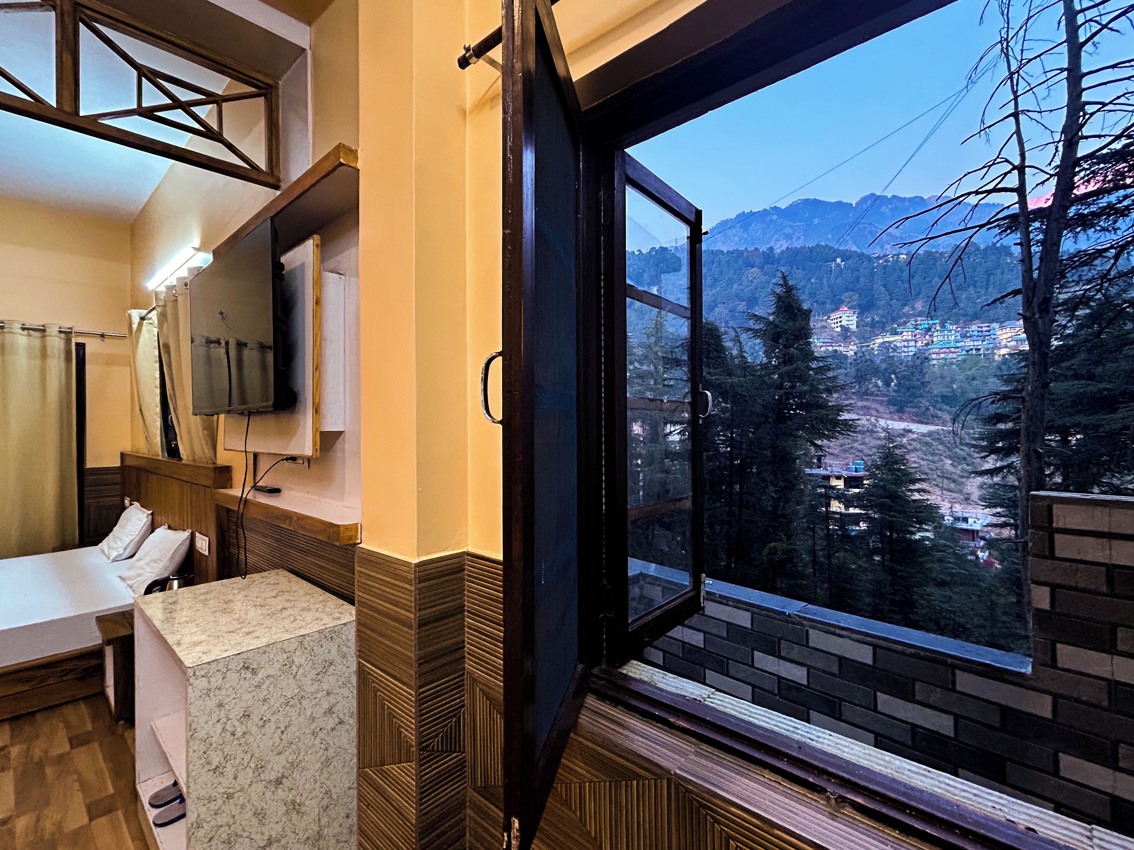 Family Quadruple Room, Mountain View | Free WiFi