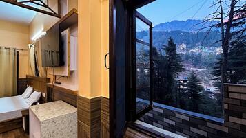 Family Quadruple Room, Mountain View | Free WiFi