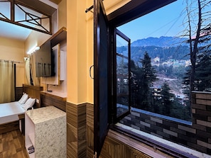 家庭四人房, 山景 | 免費無線上網