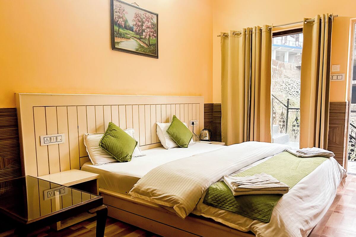 Classic Double Room, 1 Bedroom, Garden View | WiFi (free), bed sheets