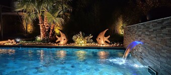 CHARMING VILLA HEATED POOL APRIL10 TO OCTOBER30 PRIVATE FENCED GARDEN 