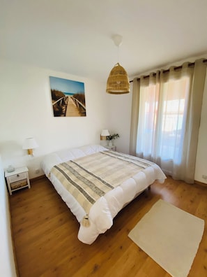4 bedrooms, iron/ironing board, travel crib, WiFi (free) - Villa Landaise with its large swimming pool (Biscarrosse)