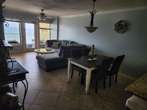 Dining - Located at the Boardwalk! Breathtaking views!! Restaurant on-site!! (Gulf Shores)