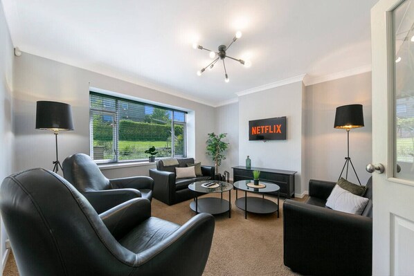 Interior - Faulds Crescent Lodge | Grampian Lettings (Aberdeen)