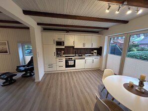 冷蔵庫、電子レンジ、コンロ、食器洗い機