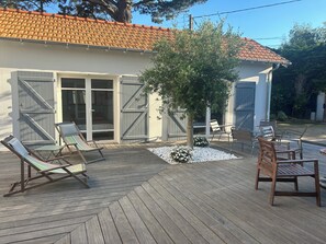 Terrace/patio - Family house in Quimiac near the beach with swimming pool (Mesquer)