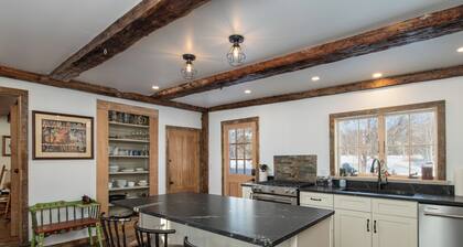 Historic 1843 Belmont Home, Near Okemo & VAST, Sleeps 10+, Gigabit WiFi