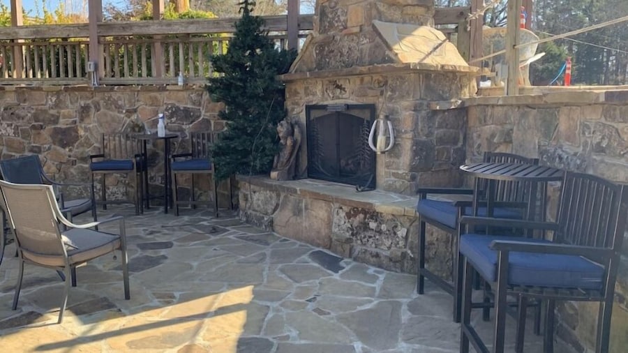 The Bear Den