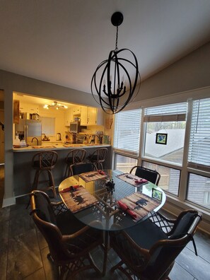 Condo, Balcony, Lake View | Private kitchen