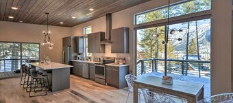 Luxury Mountainside Chalet - 35 Mins from Jackson, WY