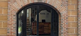 HOSTAL 38