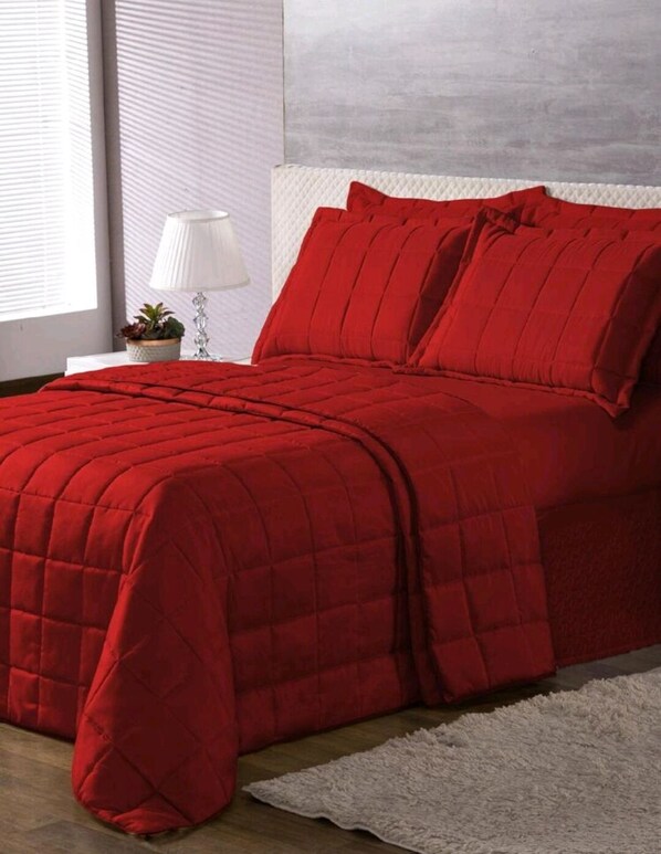 5 slaapkamers, een strijkplank/strijkijzer, wifi, beddengoed