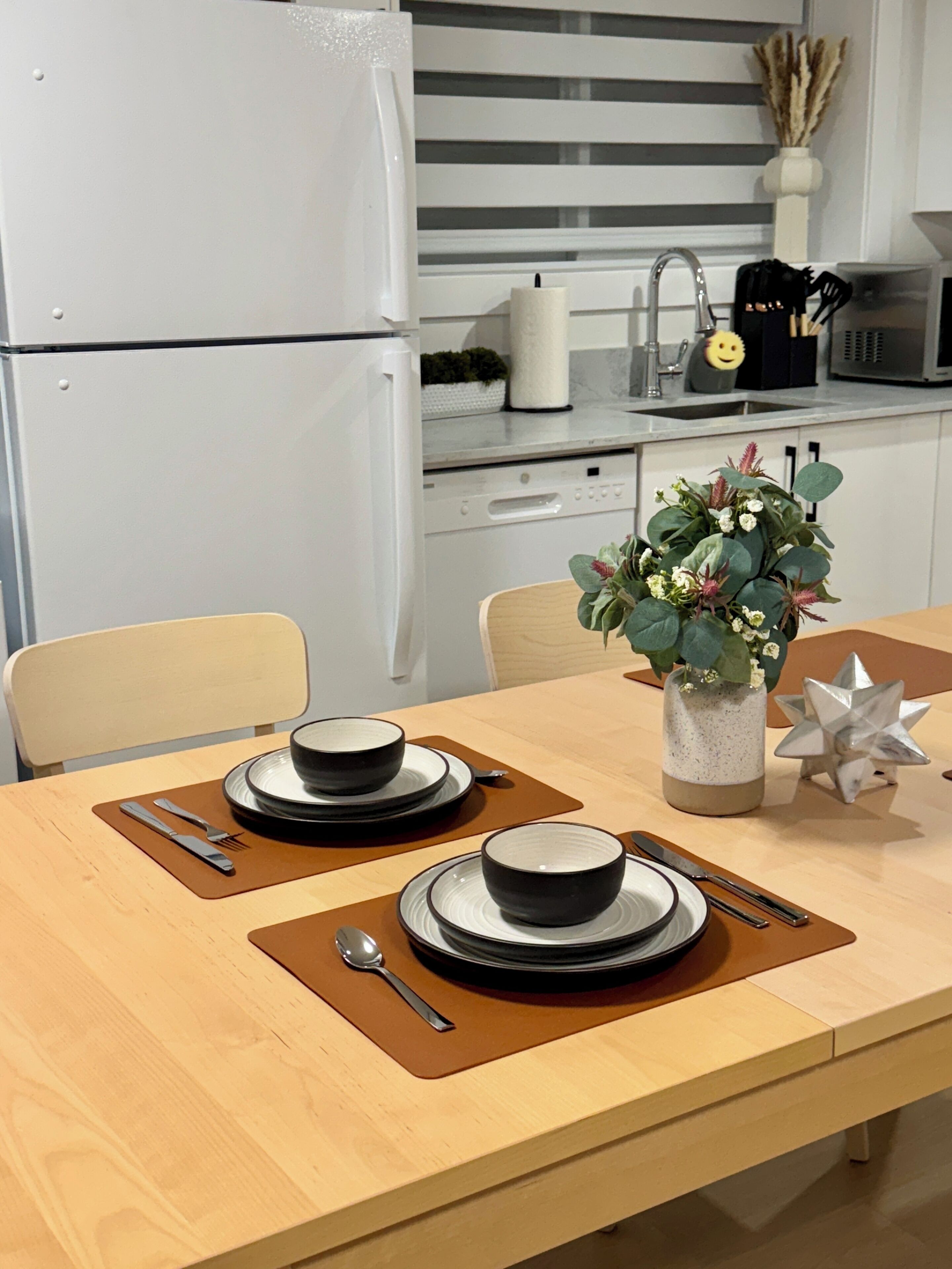 Suite, 2 habitaciones | Área de sala de estar | Televisión de pantalla plana 