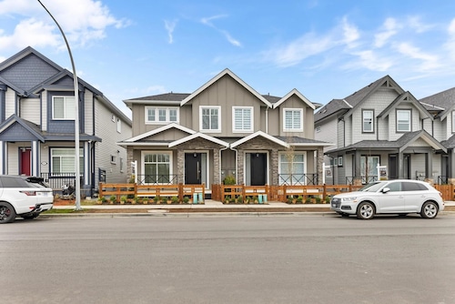 Levida Living - Cozy 2 Bedroom Suite at the Heart of Langley