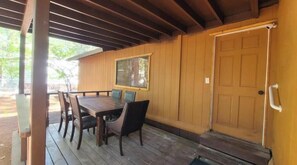 Outdoor dining - Rockwall Cabin (Pinetop-Lakeside)