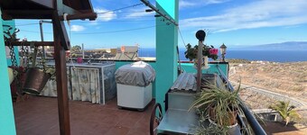 Cottage just for you with beautiful sea views, 10 meters from the beach,