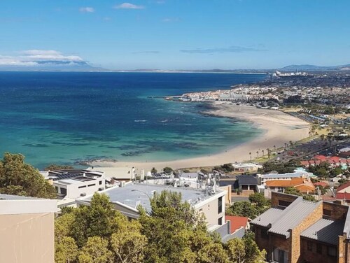 Cloud 9 Room 6 King Bed & Stunning Views