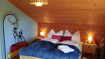 3 camere, una scrivania, ferro/asse da stiro, culla da viaggio