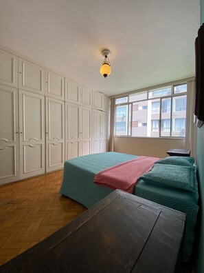 4 Schlafzimmer, Bügeleisen/Bügelbrett, WLAN, Bettwäsche