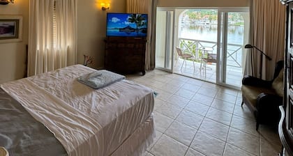 Waterfront Luxe Townhouse