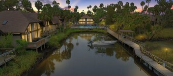 Charming Waterfront Home - Dock Access - Fishing Retreat - Pool - AC - King Bed!