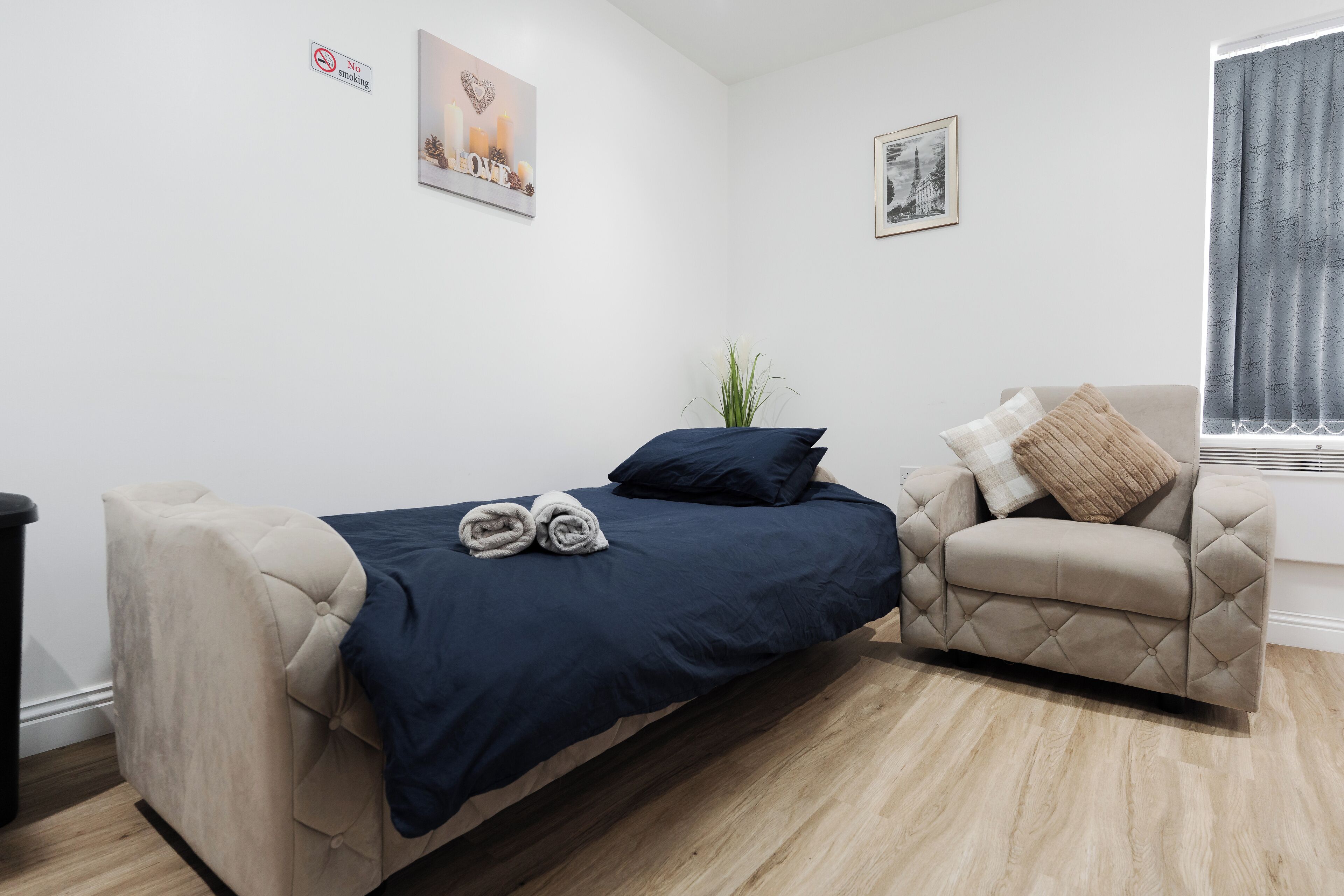 1 chambre, fer et planche à repasser, Wi-Fi gratuit, draps fournis