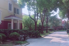 Unclassified image, 4 of 19, button - Labor Model Resort (Shanghai)