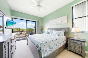 Apartment, Mehrere Betten (Our House at the Beach Lake House - C)