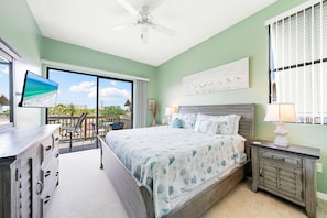 Apartamento, varias camas (Our House at the Beach Lake House - C)