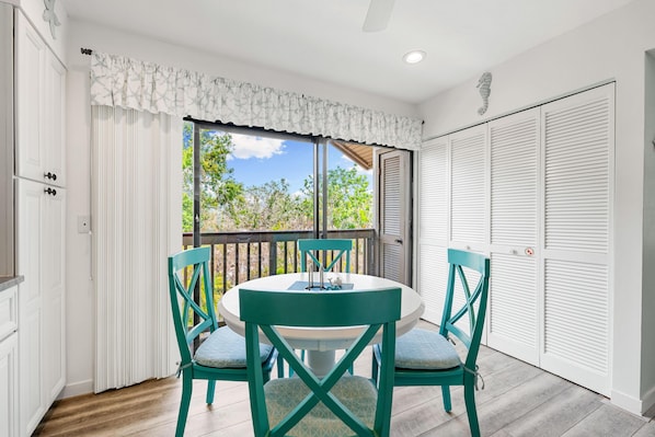Apartamento, varias camas (Our House at the Beach Lake House - C) | Restauración