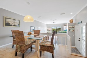 Condo, varias camas (Our House at the Beach Lake House - C) | Restaurantes
