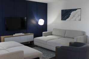 Smart TV, table football