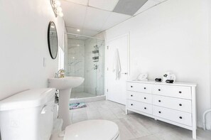 Condo, Multiple Beds (Mallory Squared- Unit A) | Bathroom | Toilet paper - Mallory Squared- Unit A (Siesta Key)