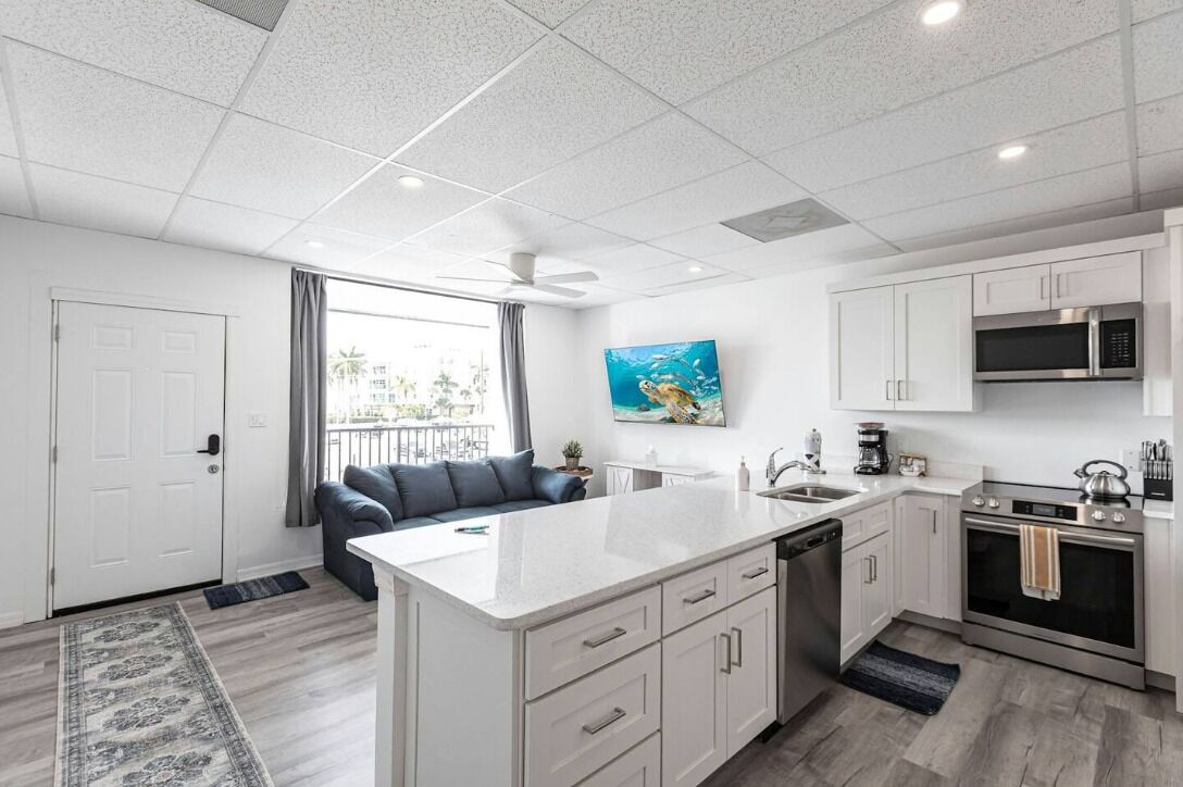 Condo, nhiều giường (Mallory Squared- Unit A) | Bếp riêng | Khăn giấy 