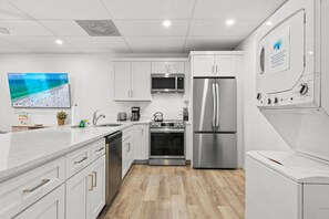 Appart'hôtel, plusieurs lits (Mallory Squared- Unit A) | Cuisine privée | Serviettes en papier