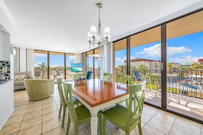 Appart'hôtel, 1 grand lit et 1 canapé-lit (Our House at the Beach - 201W) | Intérieur