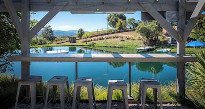 Mariri Heights Sequoia Cottage Family and Pet Friendly