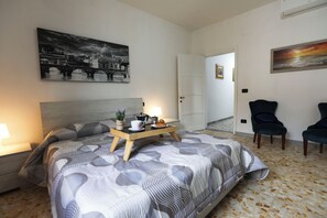 2 soverom, strykejern/-brett, reiseseng for barn og wi-fi
