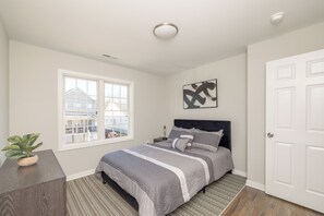 4 bedrooms, WiFi, bed sheets