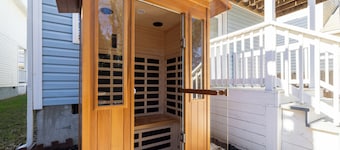 Stylish retreat in charming Richmond with Private Sauna and other modern touches