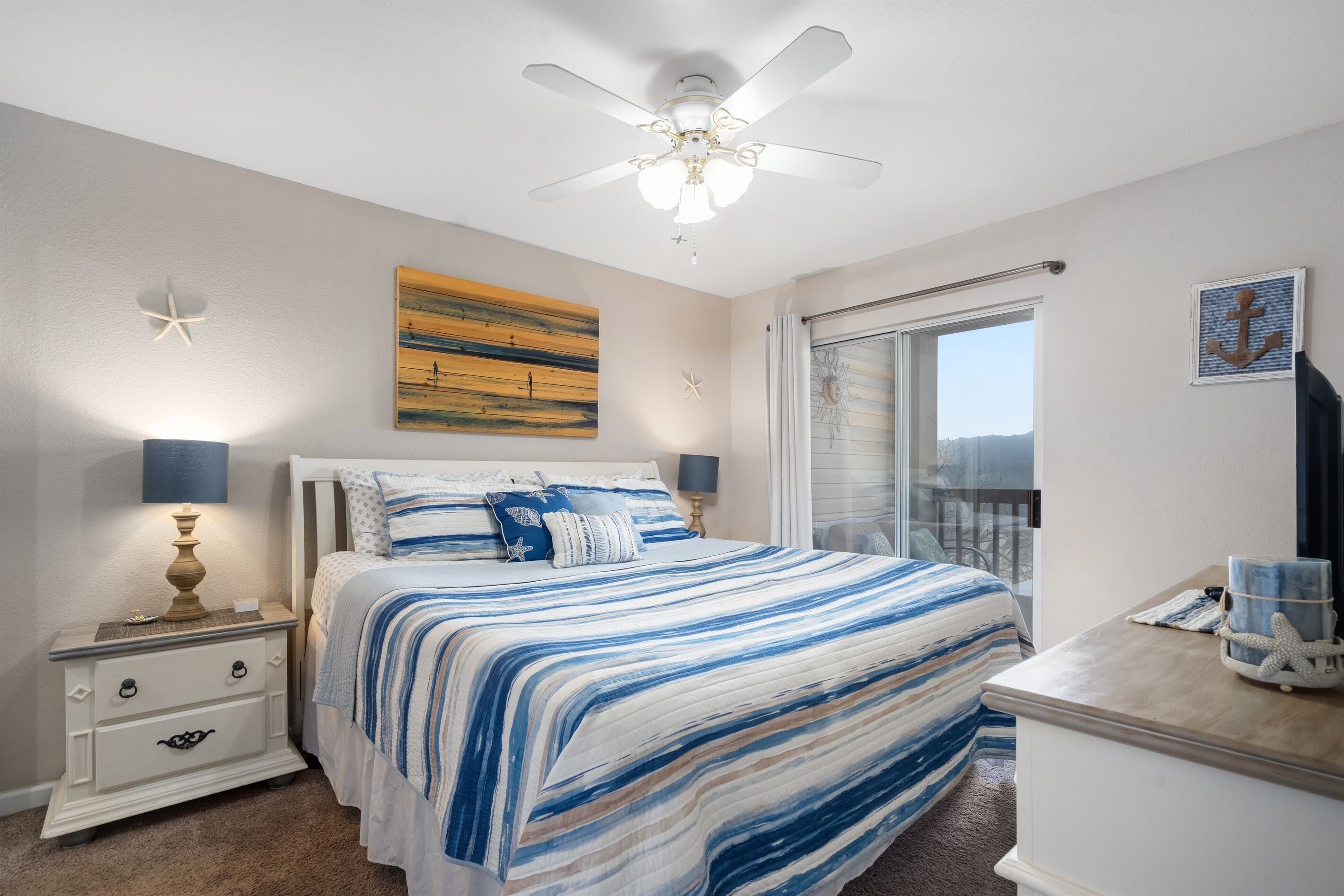 2 habitaciones, tabla de planchar con plancha y cuna de viaje 