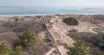 *NEW* Walk to beach, Dogs OK, Comm Pool, 3br condo