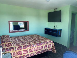 Iron/ironing board (on request), WiFi (free), bed sheets - Jacks motel  (New Orleans)