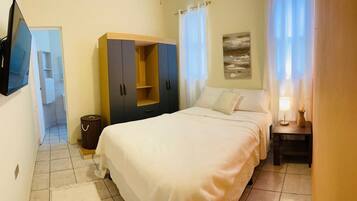 8 bedrooms, iron/ironing board, WiFi, bed sheets