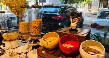 Vienna Hotel (Qingyuan City Plaza Lianjiang Road)