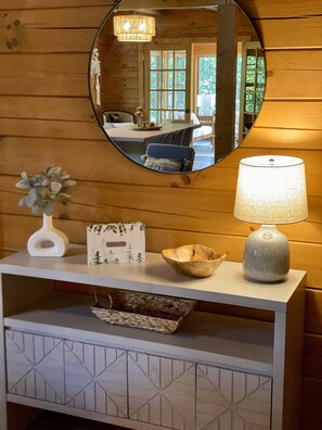 Interior - Woodland Owl Retreat-Newly Renovated Cabin +Trails (Laurelville)