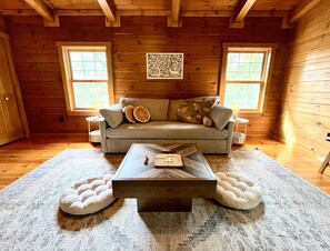 TV, fireplace, offices - Woodland Owl Retreat-Newly Renovated Cabin +Trails (Laurelville)